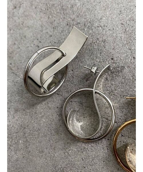 EMODA（エモダ）の「ドッキングラウンドピアス（ピアス（両耳用）・レディース・シルバー/ゴールド・FREE）」の2枚目の写真