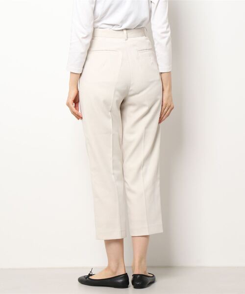 Te chichi（テチチ）の「細コールテーパードパンツ（その他パンツ・レディース・オフホワイト/ベージュ/ネイビー・SMALL/MEDIUM）」の5枚目の写真