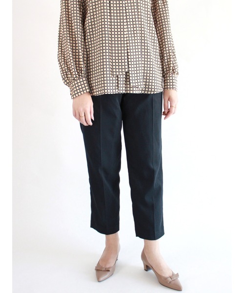 Te chichi（テチチ）の「細コールテーパードパンツ（その他パンツ・レディース・オフホワイト/ベージュ/ネイビー・SMALL/MEDIUM）」の3枚目の写真