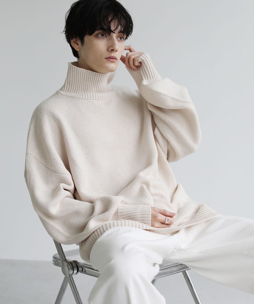 ASTRONOMY(アストロノミー)の「オーバーサイズウォッシャブル袖ボリュームタートルネックニット(ニット/セーター・メンズ・ブラック/ダークグリーン/ネイビー/ブラウン/チャコール/ベージュ系/グレー系/ブルーグレー/アイボリー/グレー・S/M/L/XL)」の8枚目の写真