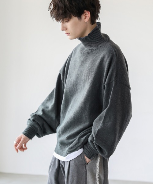 ASTRONOMY(アストロノミー)の「オーバーサイズウォッシャブル袖ボリュームタートルネックニット(ニット/セーター・メンズ・ブラック/ダークグリーン/ネイビー/ブラウン/チャコール/ベージュ系/グレー系/ブルーグレー/アイボリー/グレー・S/M/L/XL)」の19枚目の写真