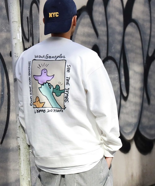 Mark Gonzales（マーク・ゴンザレス）の「【MARK GONZALES】イラストスウェットクルー（スウェット・メンズ・ケリーグリーン/パープル/ホワイト・M/L/XL/S）」の5枚目の写真