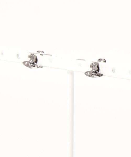 Vivienne Westwood(ヴィヴィアンウエストウッド)の「62010014/LORELEI STUD EARRINGS-IMAJ(ピアス(両耳用)・レディース・ブラック/ピンク/シルバー/ゴールド・FREE)」の1枚目の写真