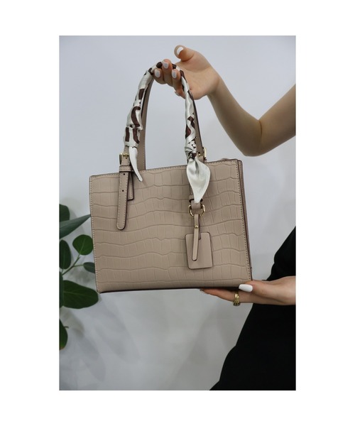 SAISON DE PAPILLON（セゾンドパピヨン）の「クロコ調PUレザースカーフ付き2wayハンドバッグ　定番　卒業式 入学式（ハンドバッグ・レディース・ベージュ/ブラック・フリー）」の11枚目の写真