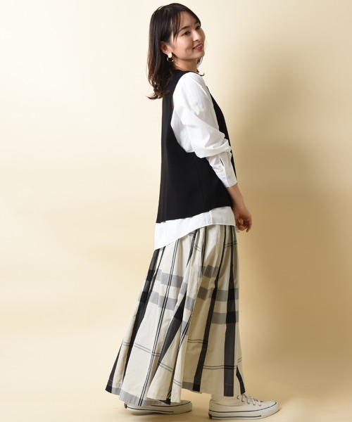 INTERPLANET（インタープラネット）の「ニットベスト付きアシメプリーツブラウス（シャツ/ブラウス・レディース・ブラック/ベージュ/グレー/グリーン・FREE）」の17枚目の写真