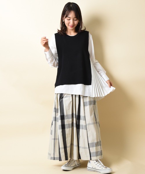 INTERPLANET（インタープラネット）の「ニットベスト付きアシメプリーツブラウス（シャツ/ブラウス・レディース・ブラック/ベージュ/グレー/グリーン・FREE）」の18枚目の写真