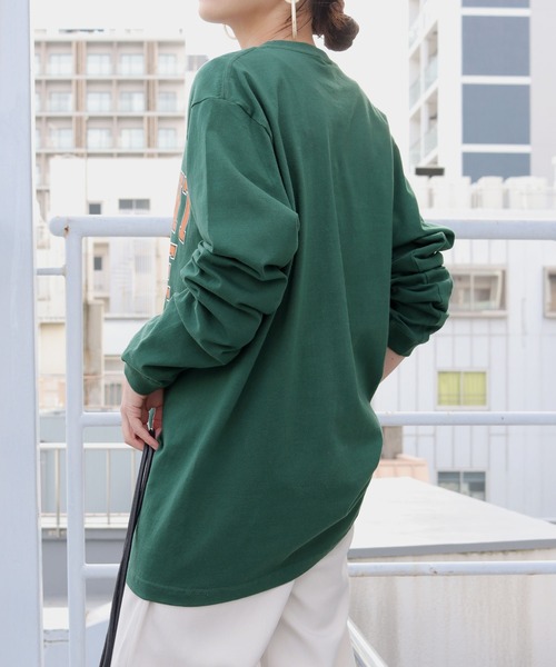 HER CLOSET(ハークローゼット)の「【shemoshelly】WEB限定ビッグシルエットカレッジロゴロンT【ユニセックス】(Tシャツ/カットソー・レディース・ホワイト/チャコールグレー/ブラック/ネイビー/グリーン/杢グレー・M/L/XL)」の14枚目の写真