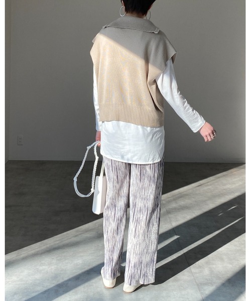 She's Closet(シーズクローゼット)の「ハーフジップ襟付きオーバーサイズドルマンニットベスト(ベスト・レディース・アイボリー/グリーン/ベージュ/ブラック・FREE)」の14枚目の写真