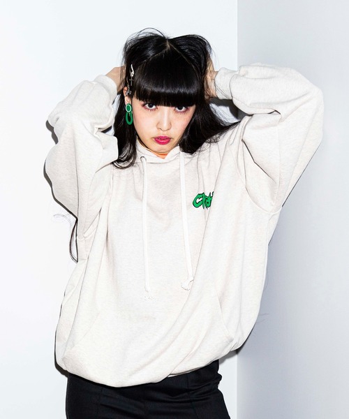 PUNYUS（プニュズ）の「CRASH PCパーカー（パーカー・レディース・オートミール/ブルー/ブラック/ライム・3/4）」の9枚目の写真