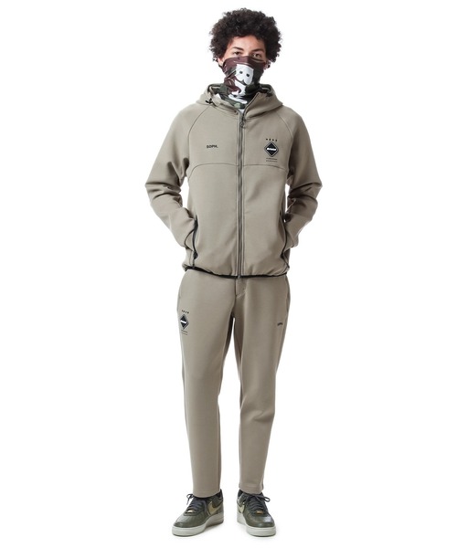 F.C.Real Bristol（エフシーレアルブリストル）の「TECH SWEAT FLAT HEM PANTS（スウェットパンツ・メンズ・グレー/ブラック/ベージュ・SMALL/X-LARGE/LARGE/MEDIUM）」の7枚目の写真