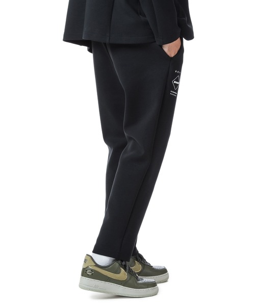 F.C.Real Bristol（エフシーレアルブリストル）の「TECH SWEAT FLAT HEM PANTS（スウェットパンツ・メンズ・グレー/ブラック/ベージュ・SMALL/X-LARGE/LARGE/MEDIUM）」の9枚目の写真