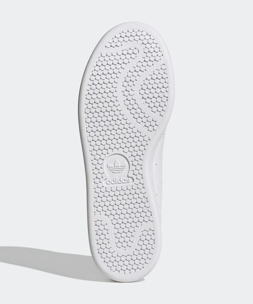 adidas（アディダス）の「ディズニー スタンスミス [Disney Stan Smith] アディダスオリジナルス（スニーカー・レディース・ホワイト・23.0cm/23.5cm/24.0cm/24.5cm/25.0cm/25.5cm/26.0cm/26.5cm/27.0cm/27.5cm/28.0cm/22.0cm/22.5cm）」の3枚目の写真