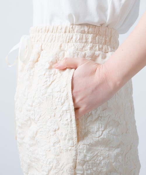OMNES（オムネス）の「ふくれジャガードショートパンツ（その他パンツ・レディース・ホワイト/ブラック/ベージュ/ピンクベージュ・FREE）」の6枚目の写真