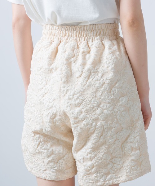 OMNES（オムネス）の「ふくれジャガードショートパンツ（その他パンツ・レディース・ホワイト/ブラック/ベージュ/ピンクベージュ・FREE）」の7枚目の写真