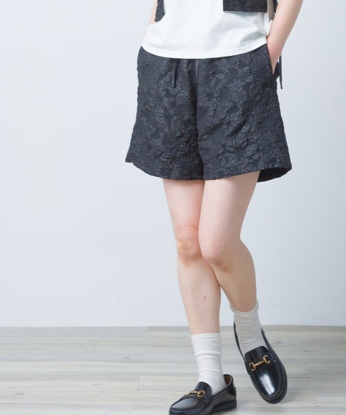 OMNES（オムネス）の「ふくれジャガードショートパンツ（その他パンツ・レディース・ホワイト/ブラック/ベージュ/ピンクベージュ・FREE）」の22枚目の写真