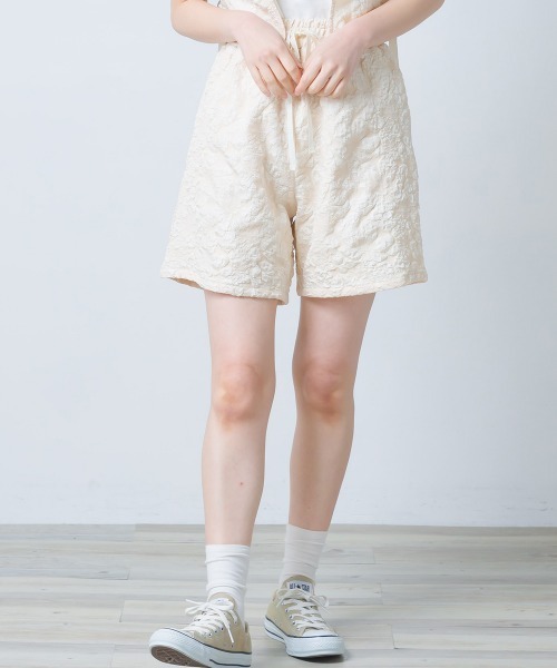 OMNES（オムネス）の「ふくれジャガードショートパンツ（その他パンツ・レディース・ホワイト/ブラック/ベージュ/ピンクベージュ・FREE）」の17枚目の写真