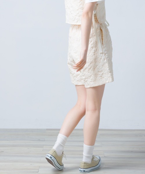 OMNES（オムネス）の「ふくれジャガードショートパンツ（その他パンツ・レディース・ホワイト/ブラック/ベージュ/ピンクベージュ・FREE）」の15枚目の写真