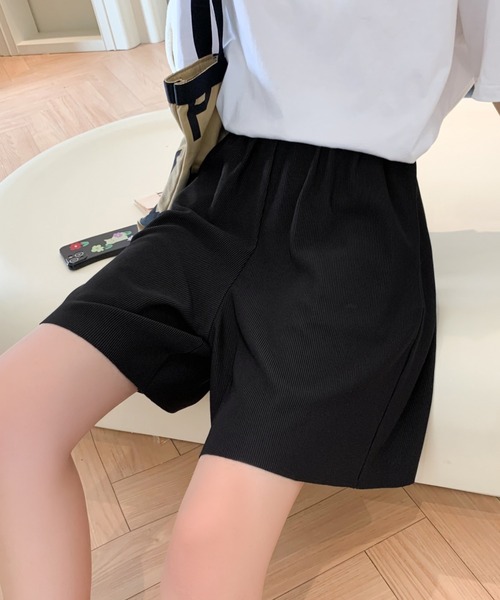ABITOKYO(アビトーキョー)の「ワイドシルエット五分丈プリーツショートパンツ(その他パンツ・レディース・ブラック/カーキ/ブルー・M/S)」の15枚目の写真