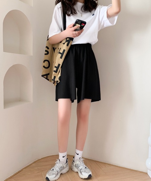 ABITOKYO(アビトーキョー)の「ワイドシルエット五分丈プリーツショートパンツ(その他パンツ・レディース・ブラック/カーキ/ブルー・M/S)」の18枚目の写真