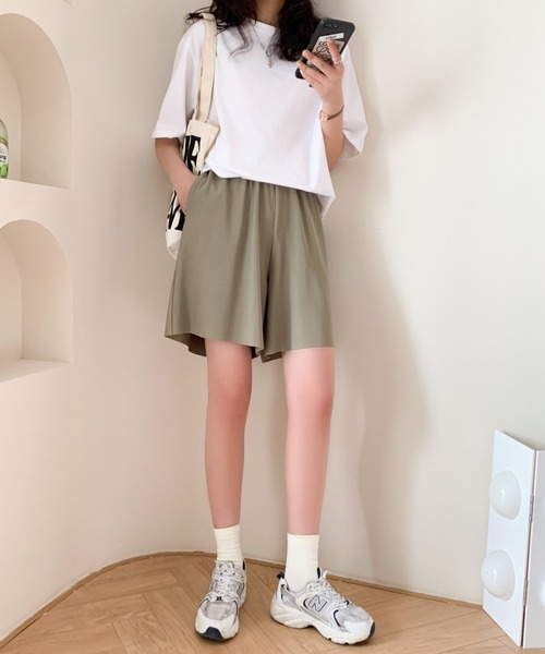 ABITOKYO(アビトーキョー)の「ワイドシルエット五分丈プリーツショートパンツ(その他パンツ・レディース・ブラック/カーキ/ブルー・M/S)」の9枚目の写真