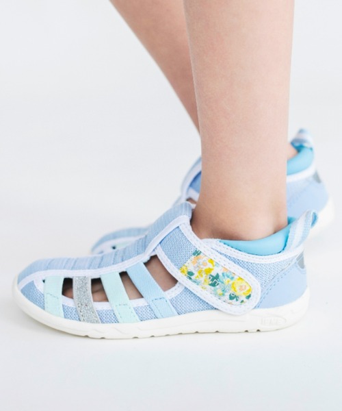 IFME(イフミー)の「IFME/イフミーコラボ花柄ウォーターシューズ(サンダル・キッズ・ピンク/ラベンダー/サックスブルー・19.0cm/14.0cm/16.0cm/18.0cm/15.0cm/20.0cm/21.0cm/14.5cm/17.0cm)」の2枚目の写真