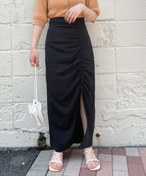 archives(アルシーヴ)の「ギャザースリットタイトスカート(スカート・レディース・ブラック/ベージュ/グリーン・MEDIUM)」の2枚目の写真