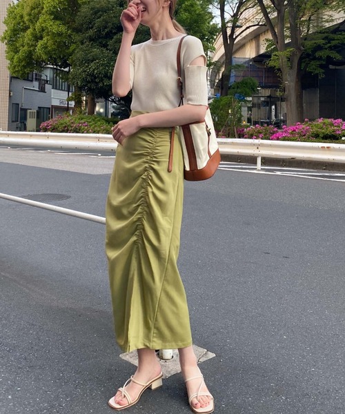 archives(アルシーヴ)の「ギャザースリットタイトスカート(スカート・レディース・ブラック/ベージュ/グリーン・MEDIUM)」の7枚目の写真