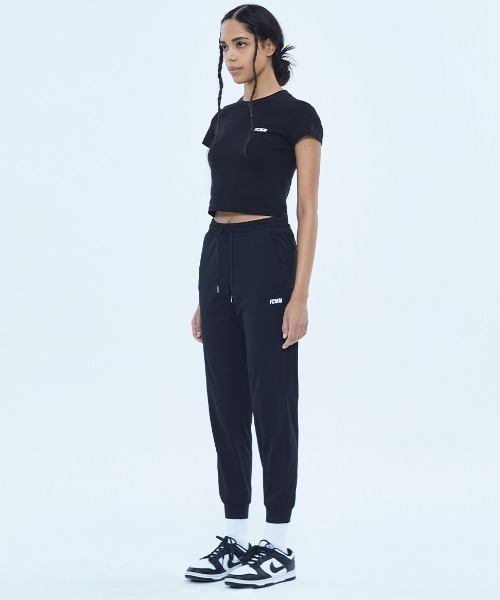 FCMM(エフシーエムエム)の「WOMENS SHORT-SLEEVE CROP T-SHIRT/ウーマンショートスリーブクロップTシャツ(シャツ/ブラウス・レディース・ホワイト/ブラック・SMALL/MEDIUM)」の17枚目の写真