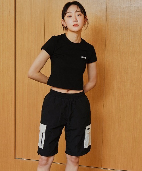FCMM(エフシーエムエム)の「WOMENS SHORT-SLEEVE CROP T-SHIRT/ウーマンショートスリーブクロップTシャツ(シャツ/ブラウス・レディース・ホワイト/ブラック・SMALL/MEDIUM)」の19枚目の写真