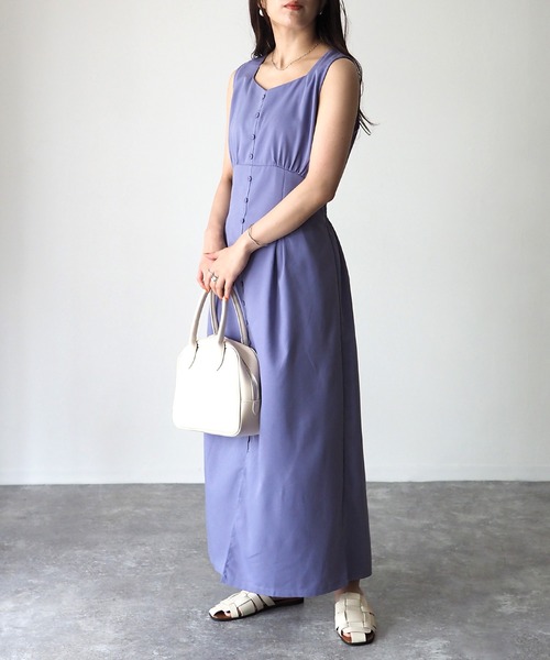 Riberry(リベリー)の「ダイヤネックノースリーブワンピース(ワンピース・レディース・パープル/オフホワイト/スミクロ/グレイッシュベージュ・MEDIUM)」の10枚目の写真