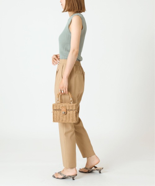 B.C STOCK(ベーセーストック)の「カラーテーパードパンツ(スラックス・レディース・ホワイト/ブラック/ベージュ/ブルー系その他/ブラウン・SMALL/MEDIUM)」の15枚目の写真