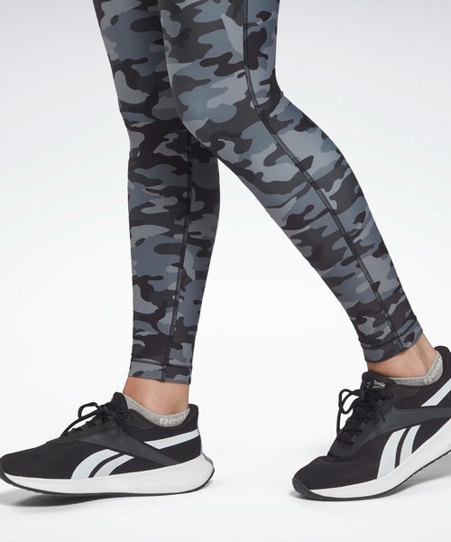 Reebok(リーボック)の「ラックス ボールド カモ プリント タイツ / Lux Bold Camo Print Tights(レギンス/スパッツ・レディース・ブラック/ブルー・LARGE/X-LARGE/X-SMALL/SMALL/MEDIUM)」の5枚目の写真