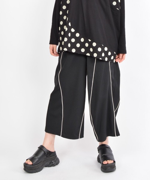 gomme（ゴム）の「ウォームＰツイル　ウェーブ切替パンツ（その他パンツ・レディース・ブラック/カーキ/ブルー・MEDIUM）」の2枚目の写真