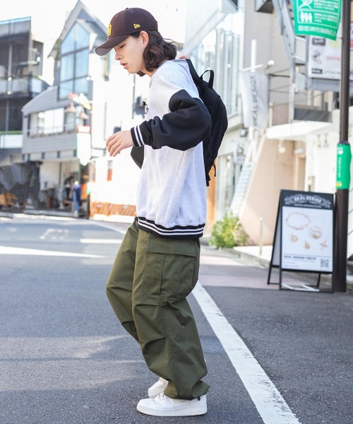 WEGO（ウィゴー）の「WEGO/ヘビーウエイト バイカラースリーブロゴプルオーバー（スウェット・メンズ・ブラック/グレー系その他/ネイビー/グレー・LARGE/MEDIUM）」の19枚目の写真