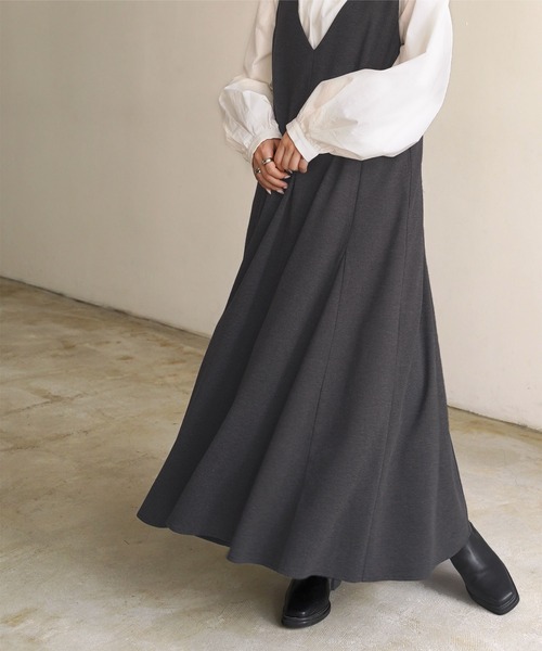 titivate（ティティベイト）の「フレアデザインVネックジャンパースカート（ワンピース・レディース・ベージュ/アイボリー/チャコール・S/M）」の13枚目の写真