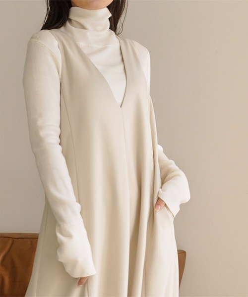 titivate（ティティベイト）の「フレアデザインVネックジャンパースカート（ワンピース・レディース・ベージュ/アイボリー/チャコール・S/M）」の19枚目の写真