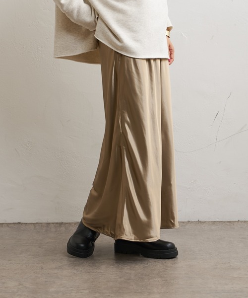 Omekashi（オメカシ）の「サテンナロースカート（スカート・レディース・ベージュ/ライトグレー/チャコールグレー・36/38）」の6枚目の写真