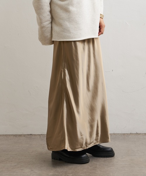 Omekashi（オメカシ）の「サテンナロースカート（スカート・レディース・ベージュ/ライトグレー/チャコールグレー・36/38）」の12枚目の写真
