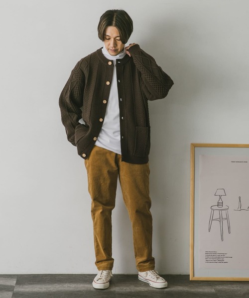 URBAN RESEARCH DOORS（アーバンリサーチドアーズ）の「アラン編みクルーネックニットカーディガン（カーディガン/ボレロ・メンズ・ダークブラウン/ホワイト系その他/ネイビー/レッド・MEDIUM/LARGE）」の20枚目の写真