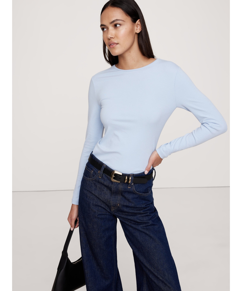 Banana Republic(バナナリパブリック)の「ピレネー クルーネックtシャツ(Tシャツ/カットソー・レディース・ホワイト/ブラック/ライトブルー・S/M/L/XS)」の3枚目の写真