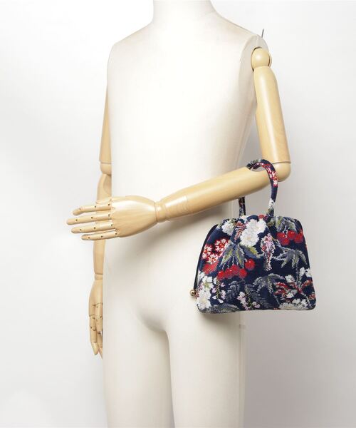 KEITA MARUYAMA（ケイタマルヤマ）の「【FEILER × KEITAMARUYAMA/フェイラー×ケイタマルヤマ】 Botanical Cherry Pouch（ポーチ・レディース・ネイビー・FREE）」の11枚目の写真