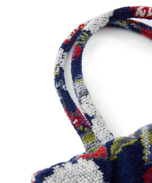 KEITA MARUYAMA（ケイタマルヤマ）の「【FEILER × KEITAMARUYAMA/フェイラー×ケイタマルヤマ】 Botanical Cherry Pouch（ポーチ・レディース・ネイビー・FREE）」の2枚目の写真