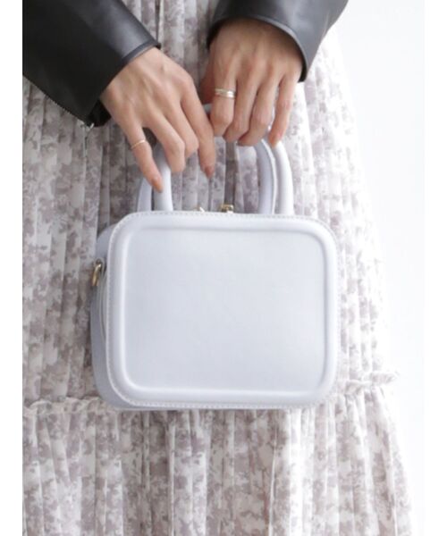 MERCURYDUO(マーキュリーデュオ)の「コードデザインソフトスクエアBAG(ハンドバッグ・レディース・ブラック/ミント/ライトブルー/オフホワイト・FREE)」の4枚目の写真