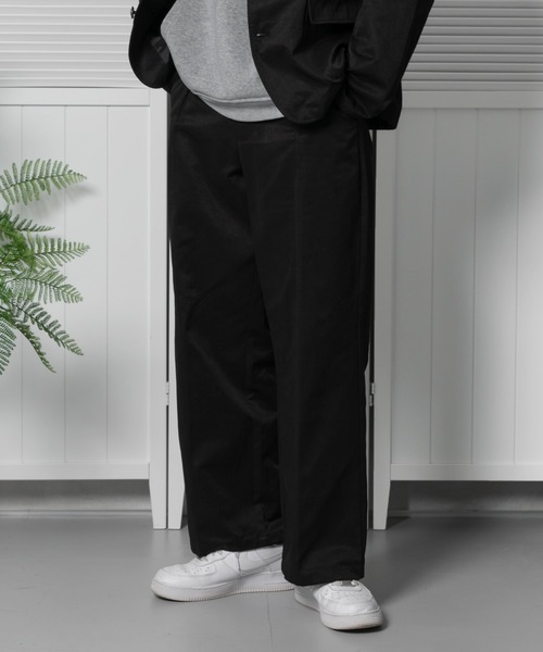 kutir(クティール)の「タックワイドパンツ(セットアップで着用可能)(スラックス・メンズ・グレー/ブラック・MEDIUM/LARGE)」の7枚目の写真