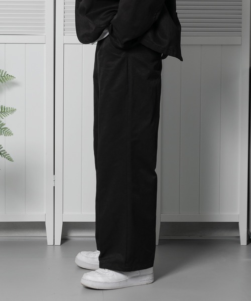 kutir(クティール)の「タックワイドパンツ(セットアップで着用可能)(スラックス・メンズ・グレー/ブラック・MEDIUM/LARGE)」の8枚目の写真
