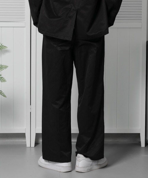 kutir(クティール)の「タックワイドパンツ(セットアップで着用可能)(スラックス・メンズ・グレー/ブラック・MEDIUM/LARGE)」の9枚目の写真