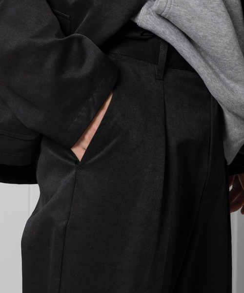 kutir(クティール)の「タックワイドパンツ(セットアップで着用可能)(スラックス・メンズ・グレー/ブラック・MEDIUM/LARGE)」の20枚目の写真