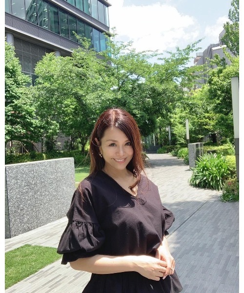 LILIDIA（リリディア）の「ギャザーヘムSLVカットTOP（Tシャツ/カットソー・レディース・パープル/ブラック・SMALL/MEDIUM/LARGE/LL）」の3枚目の写真