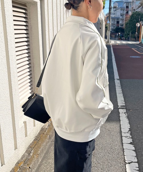 Jewelobe（ジュエローブ）の「配色パイピングシンセティックレザーブルゾン（ブルゾン・レディース・ホワイト/カーキ/ブラック・FREE）」の12枚目の写真