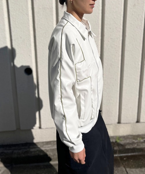 Jewelobe（ジュエローブ）の「配色パイピングシンセティックレザーブルゾン（ブルゾン・レディース・ホワイト/カーキ/ブラック・FREE）」の14枚目の写真